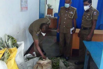 நீண்ட காலமாக அத்தியாவசிய பொருட்களை களவாடிய  கும்பலை கைது செய்த பொலிஸார்!