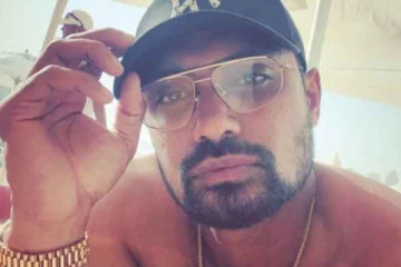 பாலியல் வழக்கில் சிக்கியுள்ள தனுஷ்கவை காப்பாற்றும் முயற்சியில் பிரபல வீரர்