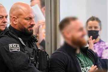 ஜேர்மனியில் கைது செய்யப்பட்ட 'hammer gang' மீது விசாரணை துவக்கம்