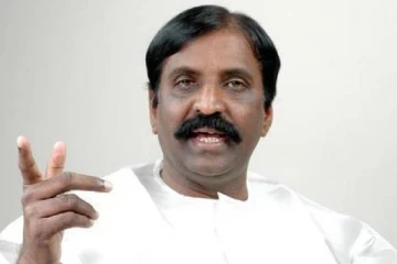 வல்லரசுகள் நல்லரசுகள் ஆகாவிடில் புல்லரசு ஆகிவிடும் பூமி.., ஈரான் போர் குறித்து வைரமுத்து விமர்சனம்