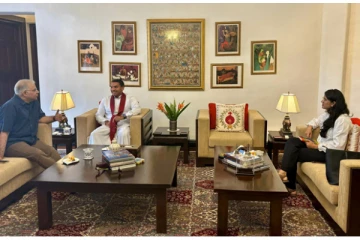 இந்திய உயர்ஸ்தானிகர் - நாமல் ராஜபக்ஷ சந்திப்பு