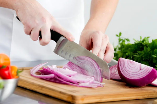 ஒரு துண்டு வெங்காயத்தால் இத்தனை நோய் அஞ்சி ஓடுமா? | Can A Piece Of Onion Cause So Many Diseases