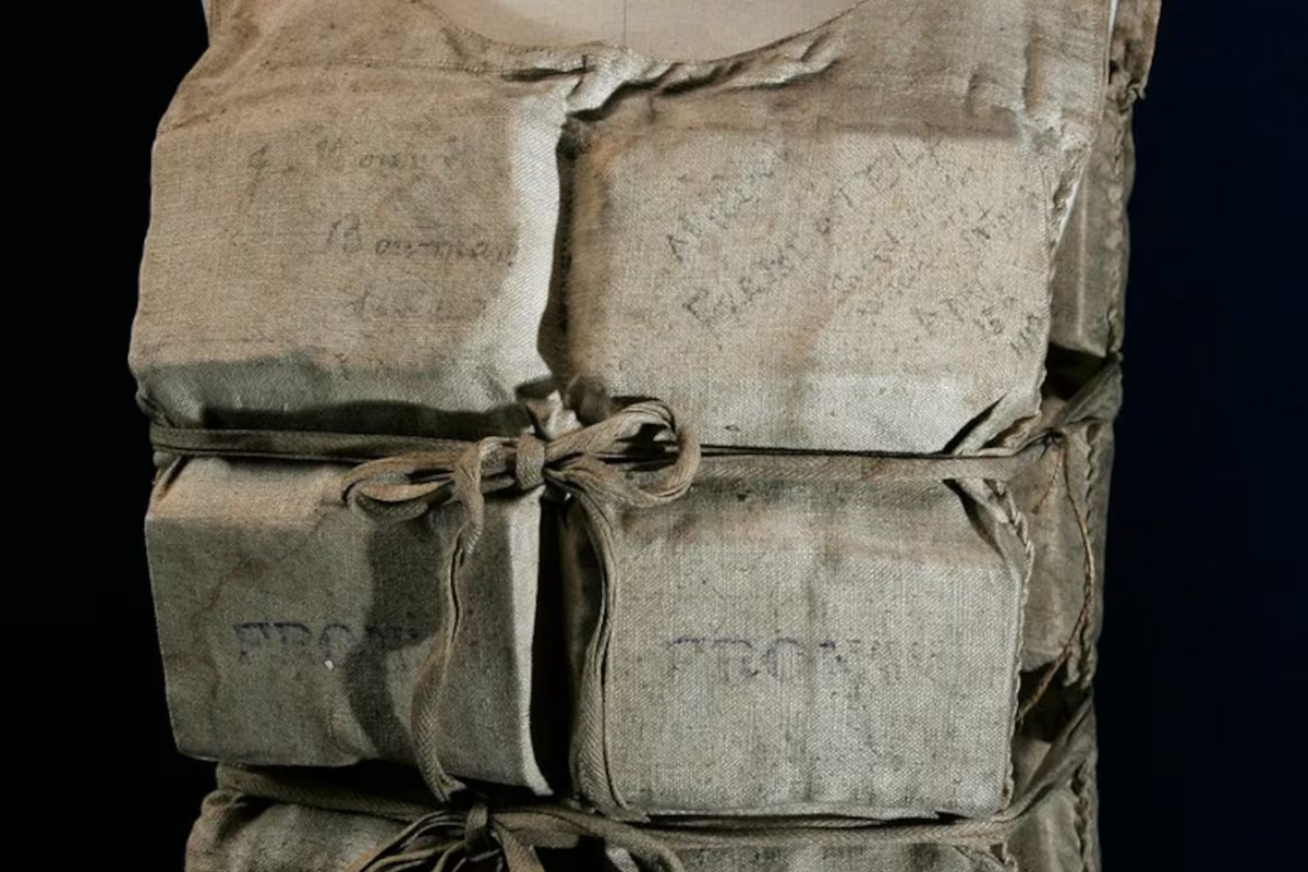 டைடானிக் கப்பலின் வரலாற்று சாட்சி பெருந்தொகைக்கு ஏலம் | Life Jacket Worn By A Passenger Who Survived