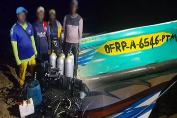 யாழ். மாமுனை கடற்பரப்பில் நால்வர் கைது