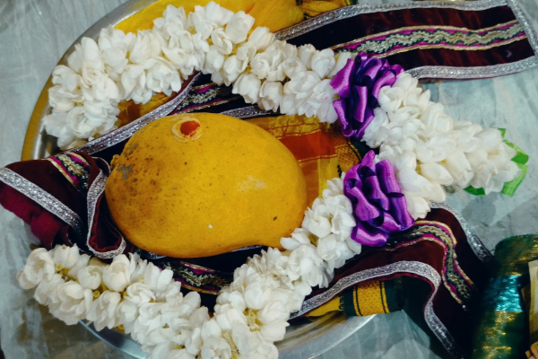 பிரபல முருகன் ஆலயத்தில் 645, 000 ரூபாவிற்கு ஏலம் விடப்பட்ட மாம்பழம்; பக்தர்கள் மகிழ்ச்சி! | Mango Auctioned For Rs 645 000 Murugan Temple Kili