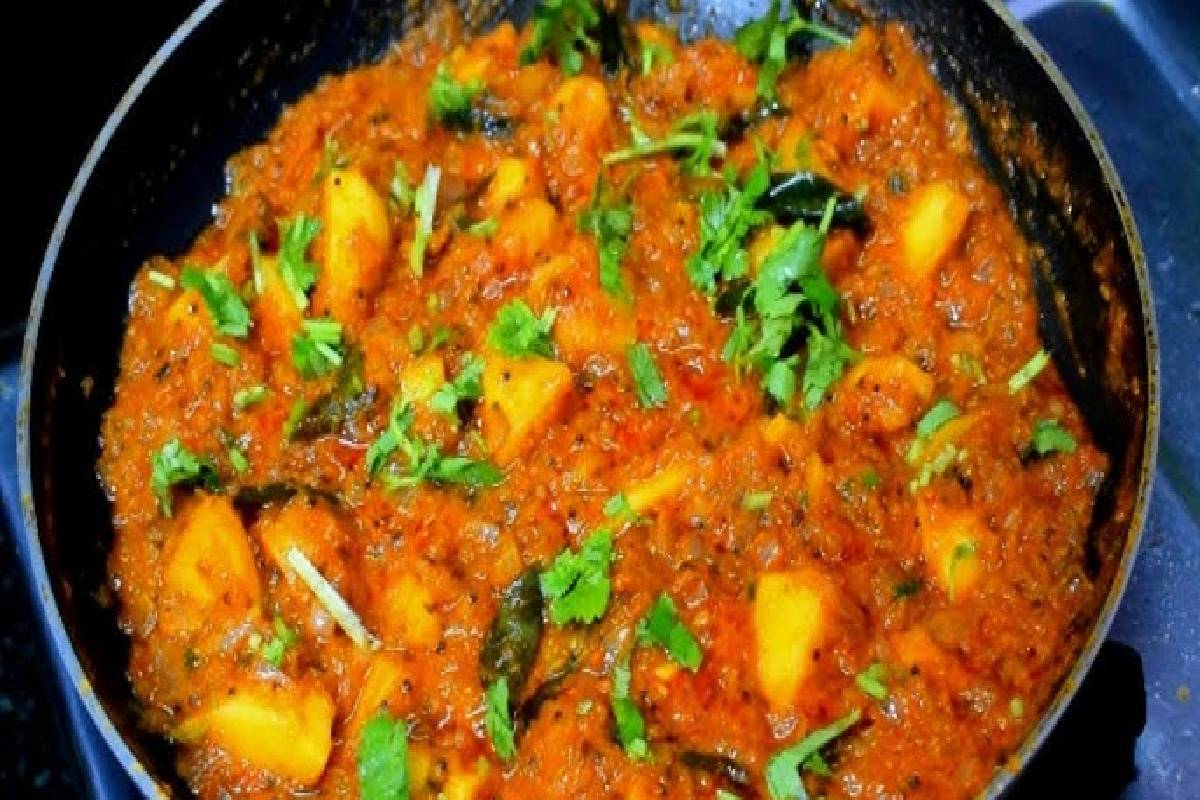 வீட்டிலேயே ஹோட்டல் ஸ்டைல் உருளைக்கிழங்கு குருமா... பண்ணலாமா? | Tasty Potato Kurma Recipe In Tamil வீட்டிலேயே ஹோட்டல் ஸ்டைல் உருளைக்கிழங்கு குருமா... பண்ணலாமா? | Tasty Potato Kurma Recipe In Tamil