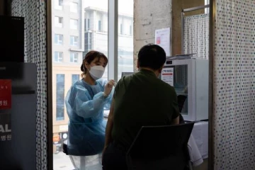 omicron vaccine; ஓமிக்ரோன் தடுப்பூசி கண்டுப்பிடிப்பு? எப்படி செயல்படும்.. அமெரிக்கா நிறுவன தகவல்!