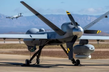 அமெரிக்க டிரோன் மீது ரஷ்ய போர் விமானம் மோதல்!