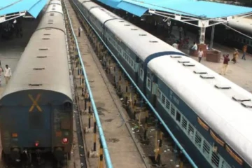 குடிபோதையில் உறங்கிய ஸ்டேஷன் மாஸ்டர்: நடுவழியில் சிக்கிய எக்ஸ்பிரஸ் ரயில்