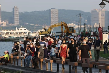 எங்கள் நாட்டுக்கு வந்தால் பணமழை! சுற்றுலாவாசிகளை குக்ஷிப்படுத்திய தாய்வான்!