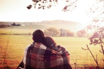 ඔබට නොගැලපෙන පෙම්වතාගෙන් ඈත් වෙන්න බැරි හේතු මෙන්න..