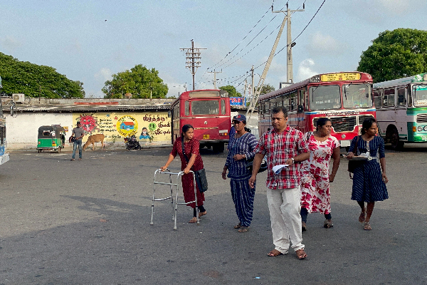மன்னாரில் தேனீ மாற்றாற்றல் அமைப்பினரால் விழிப்புணர்வு நடவடிக்கை முன்னெடுப்பு (Photos) | Awareness Campaign Conducted Bee Transplantation