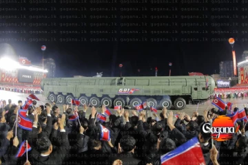 උතුරු කොරියාව යකඩ මාරයා එළියට දායි