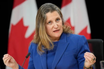 நாடாளுமன்ற உறுப்பினர் பதவியை துறக்கும் கனடிய முன்னாள் அமைச்சர்