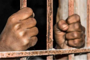 අල්ලස් ගත් නිලධාරියාගේ කට කැපූ මෙරටින් ඇහෙන භයානක සිදුවීම.