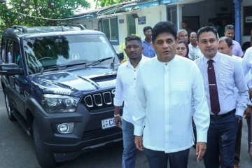 பொலிஸ் நிலையம் சென்ற சஜித் பிரேமதாச! அரசாங்கம் தொடர்பில் கடும் விமர்சனம்