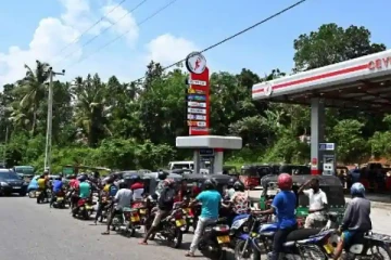 எரிபொருள் பிரச்சினை தொடர்பில் மறைக்கப்படும் உண்மைகள் - வாசுதேவ நாணயக்கார