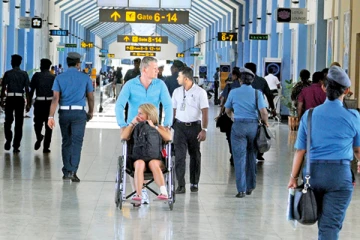 “பீ.சி.ஆர் சோதனையின்றி பயணிகளை நாட்டிற்குள் அனுமதிப்பது பெரும் ஆபத்தானது”