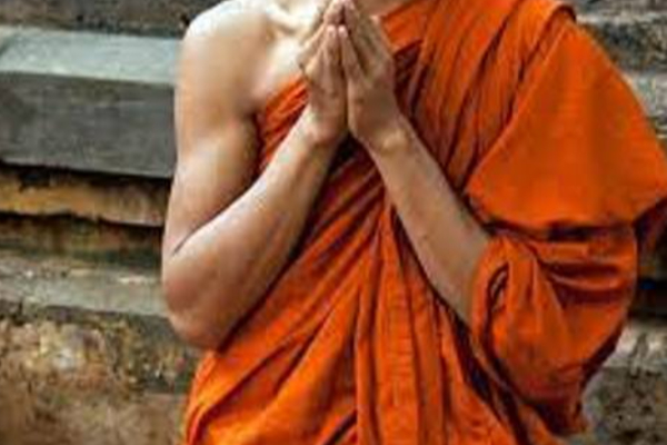 வெளிநாட்டு பெண்ணிடம் பாலியல் சேட்டை ; தலைமை பௌத்த பிக்கு கைது | Buddhist Monk Arrested For Sexual Misconduct
