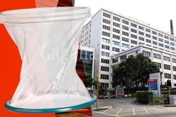 සැත්කමක් අතරතුර ඊට යොදාගත් උපකරණයක් උදරය තුළ තිබියදීම මහලා.