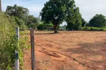 தமிழர் பகுதியில் தனியார் காணி விவகாரம் ; பொலிஸாரின் நுழைய தடை