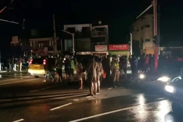 தென்னிலங்கையில் ஹோட்டலுக்குள் நடந்த பரபரப்பு - அதிரடியாக கைது செய்யப்பட்ட மாணவர்கள்