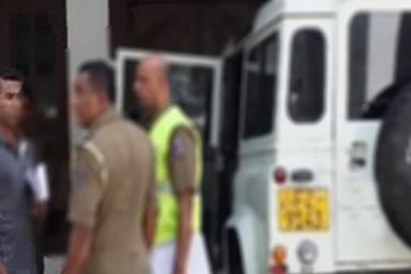 நிதி இராஜாங்க அமைச்சர் பயணித்த வாகனம் விபத்து..! | State Minister Ranjith Siyambalapitiya Accident