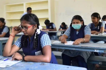 வெளியான தேர்வு முடிவுகள் : ஒரே ஒரு மாணவர் மட்டும் தமிழ் பாடத்தில் 100 மதிப்பெண்கள்