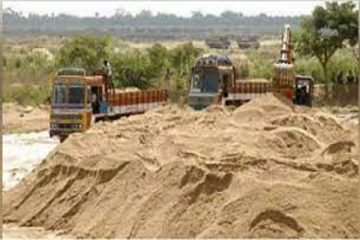 ஊரடங்கினை பயன்படுத்தி மணல் அகழ்வு - இயற்கைவளம் கடத்தல்