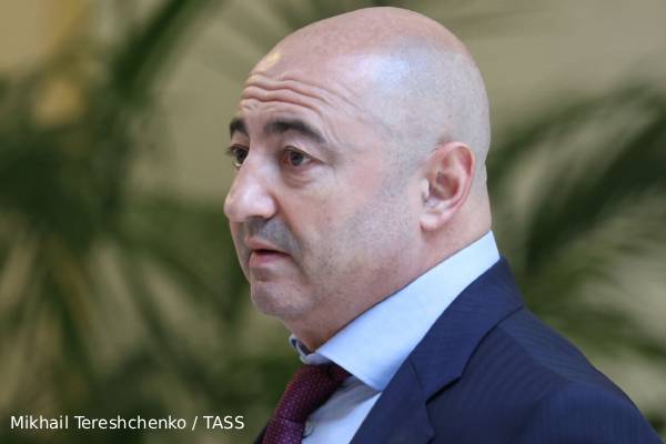 Russian federation council senator resign