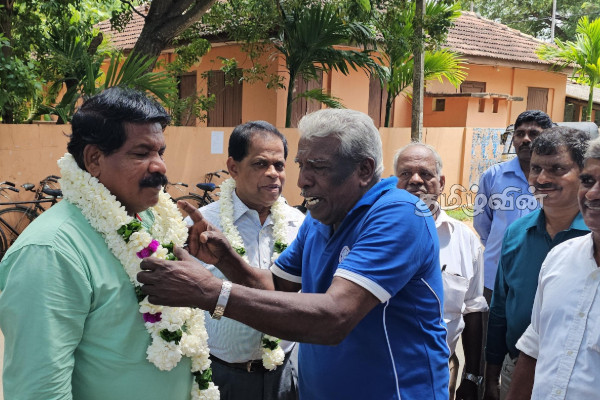யாழில் குடியிருப்பு சான்றிதழ்கள் வழங்கி வைப்பு | Deposit Of Residence Certificates In Jaffna
