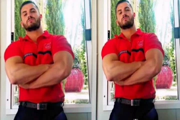 உடலின் முக்கிய அங்கங்களை நீக்கி ஏலியனை போன்று காட்சி அளிக்கும் விசித்திர மனிதன்!