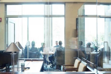 பிரித்தானியாவில் 100 நிறுவனங்கள் எடுத்த முடிவு! மகிழ்ச்சியில் ஊழியர்கள்