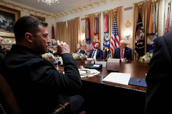 ட்ரம்ப் அளிக்கும் நெருக்கடி... G20 மாநாட்டில் முடிவெடுக்க இருக்கும் உக்ரைன் நட்பு நாடுகள் | Ukraine Allies G20 Peace Plan ட்ரம்ப் அளிக்கும் நெருக்கடி... G20 மாநாட்டில் முடிவெடுக்க இருக்கும் உக்ரைன் நட்பு நாடுகள் | Ukraine Allies G20 Peace Plan