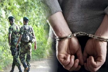 மட்டக்களப்பில் துப்பாக்கி மற்றும் வெடிபொருட்களை கொண்டு சென்ற மௌலவி கைது