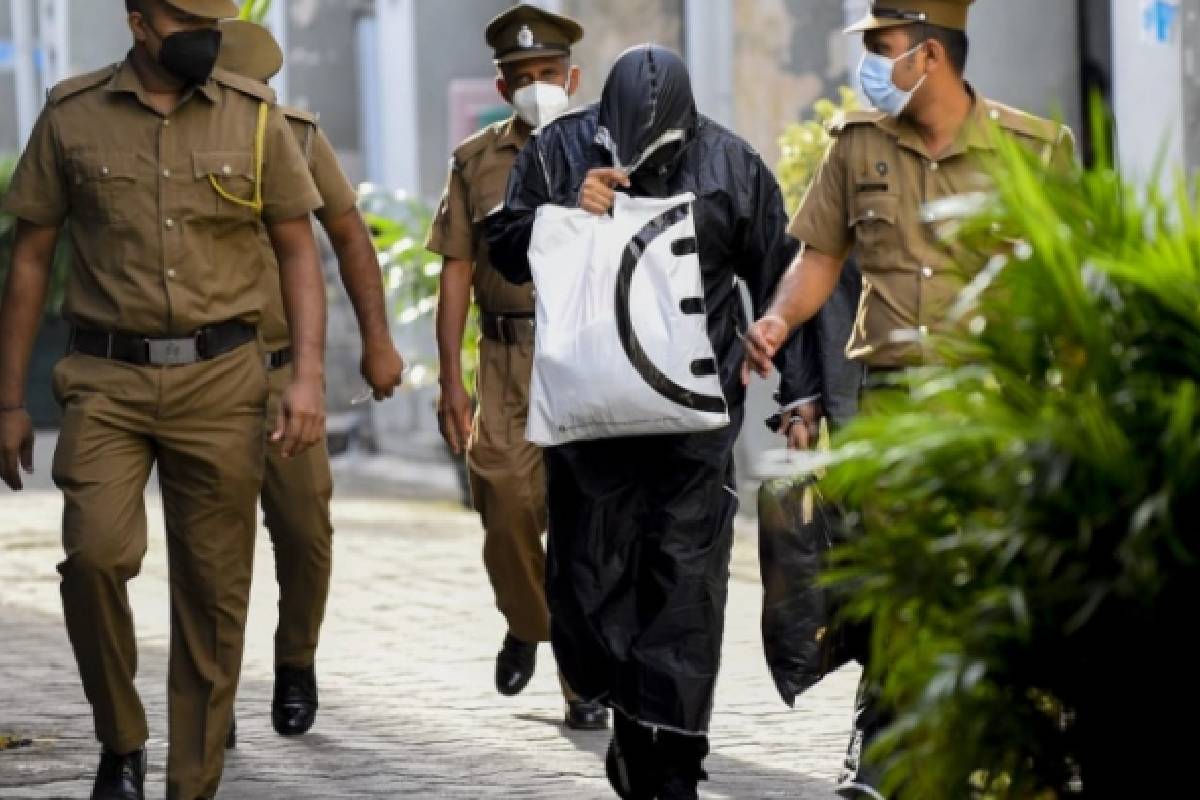 தமிழர் பகுதியில் ஊழியரை ஏமாற்றி கோடி ரூபாய் மோசடி ; பொலிஸார் விசாரணை தீவிரம் | Fraud Of Crores Of Rupees By Cheating Employees