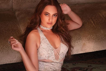 லிங்கா பட நடிகை சோனாக்ஷி சின்ஹா அட்டைப்படத்திற்கு படுகவர்ச்சி போட்டோஷூட்