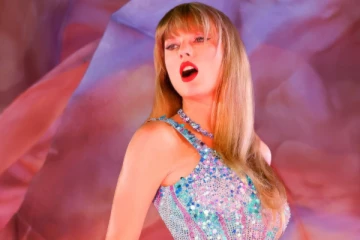 சிறந்த இசைக்கலைஞர் விருது: 5வது முறையாக வென்ற Taylor Swift..!