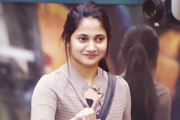 பள்ளிப்பருவத்தில் நடிகை லாஸ்லியா.. இணையத்தில் வலம்வரும் Cute- புகைப்படம்