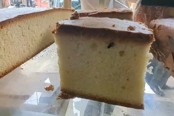 கேக்கில் ஈ ; பொது சுகாதார பரிசோதகர்களின் அதிரடி | Fly In Cake Public Health Inspectors Take Action