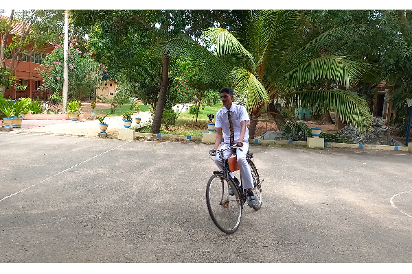 எரிபொருள் நெருக்கடியில் யாழ் மாணவனின்  அசத்தல்  கண்டுபிடிப்பு! | New Invention Of Jaffa Student
