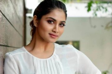 புகைப்படத்தை வெளியிட்டு ரசிகர் ஒருவரின் சந்தேகத்தை தீர்த்த ஷிவானி!