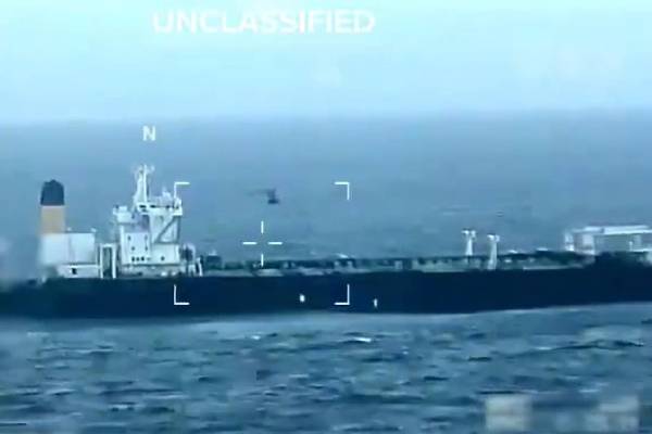 அமெரிக்காவிடம் சிக்காமல் இருக்க... மீண்டும் வெனிசுலா திரும்பிய மிகப்பெரிய எண்ணெய் கப்பல் | Supertanker Returns To Venezuela