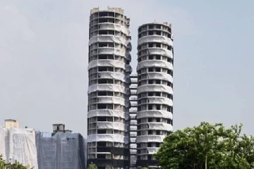 தரைமட்டமாகும்  40 மாடி கட்டிடம் : காணமல் போகும் நொய்டாவின் இரட்டைக் கோபுரங்கள்