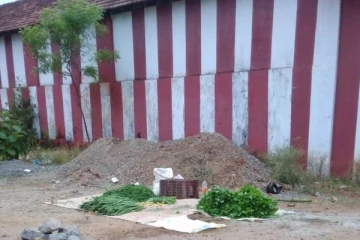 யாழில் மரக்கறிகளை கைவிட்டு தலை தெறிக்க  ஓடிய வியாபாரிகள்!