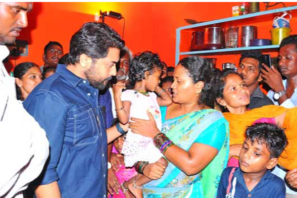 மரண வீட்டில் நடிகர் சூர்யா - இறந்தவரின் மனைவிக்கு கொடுத்த வாக்கு....! | Suriya Goes Fans House