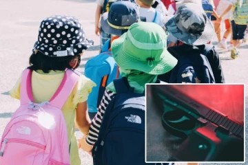 3 வயது பெண் குழந்தையின் பையில் கைத்துப்பாக்கி: அதிர்ச்சியடைந்த அமெரிக்க மழலையர் பள்ளி