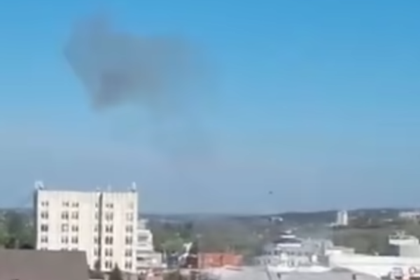 ரஷ்யாவில் இன்று அதிகாலை நடத்தப்பட்ட ‘ட்ரோன்’ தாக்குதல் | Ukrainian Drone Hits Fsb Building In Kursk