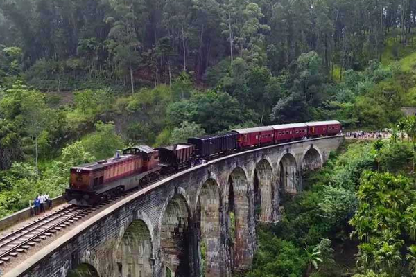 சுற்றுலாப் பயணிகளுக்காக இரவிலும் ஒன்பது வளைவு பாலத்தை பார்வையிட வாய்ப்பு | Tourists Can Also Visit The Nine Arch Bridge Night