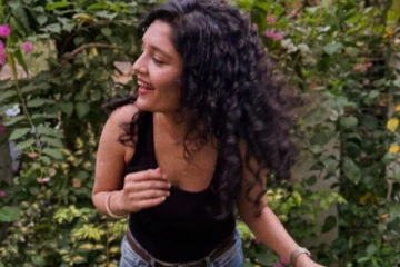 நடிகை ரித்திகா சிங்கின் ட்ரெண்டி போட்டோஸ்